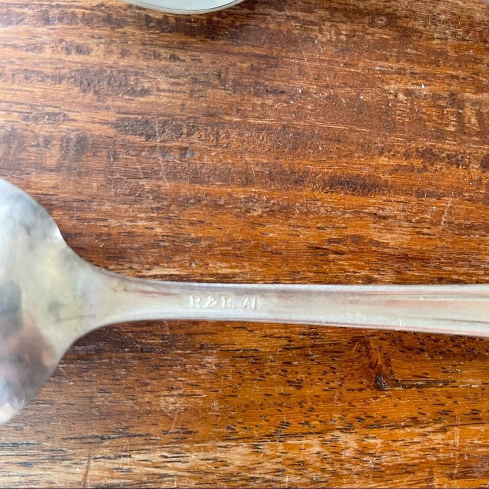 Set of 2 R & B A1 Dinner Silver Spoons, Manor Pattern - Picture 4 of 13